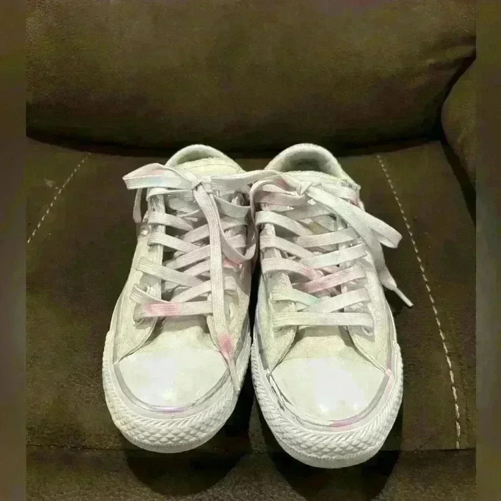Converse White, Grey, Purple Sneakers Shoes Low Top Lace Up Casual Chucks size 7